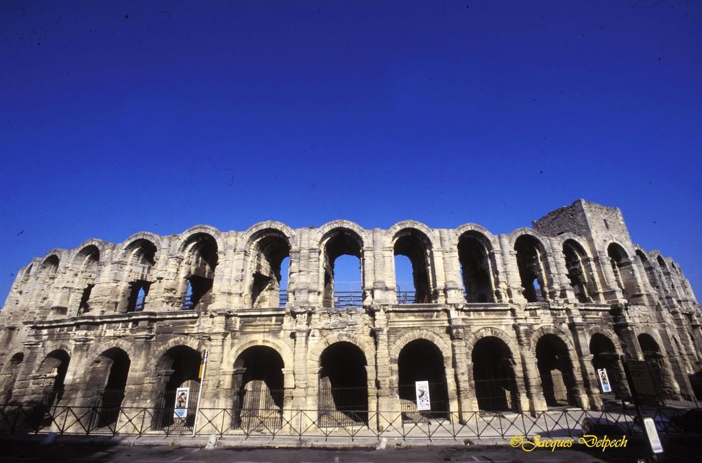 L' Arlesienne Campeggio Arles